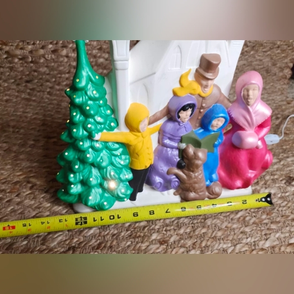 Vintage Atlantic Mold Hand Painted Christmas Carolers Ceramic Light-Up Tree - Picture 8 of 9